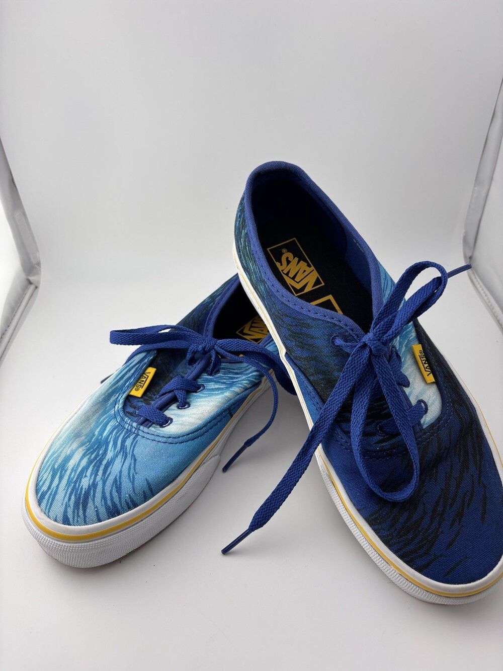 VANS Off the Wall National Geographic Unisex Men's 4 Women's 6 Ocean Waves